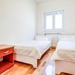 File-3 By Interhome דירה *