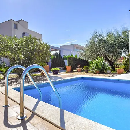 File-3 By Interhome * Zambratija (Istria)
