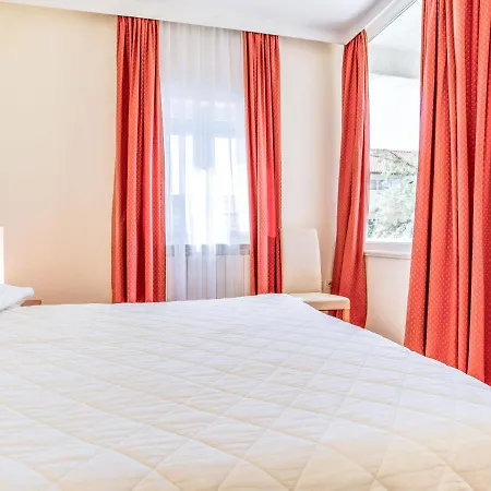 File-3 By Interhome * Zambratija (Istria)