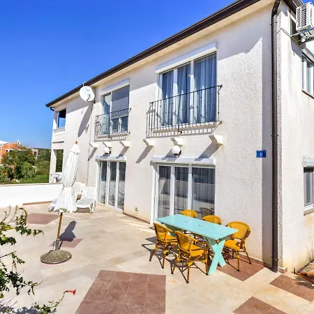 Appartement File-3 By Interhome